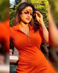 Leesha Instagram - 🧡 Sunday vibe😎