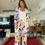 Lisa Ray Instagram - Fridays in @patchup.india Taking this fresh- conscious- vibrant state of mind into the weekend. Take a look at the fun collection @patchup.india and throw some sustainable love on ❤️