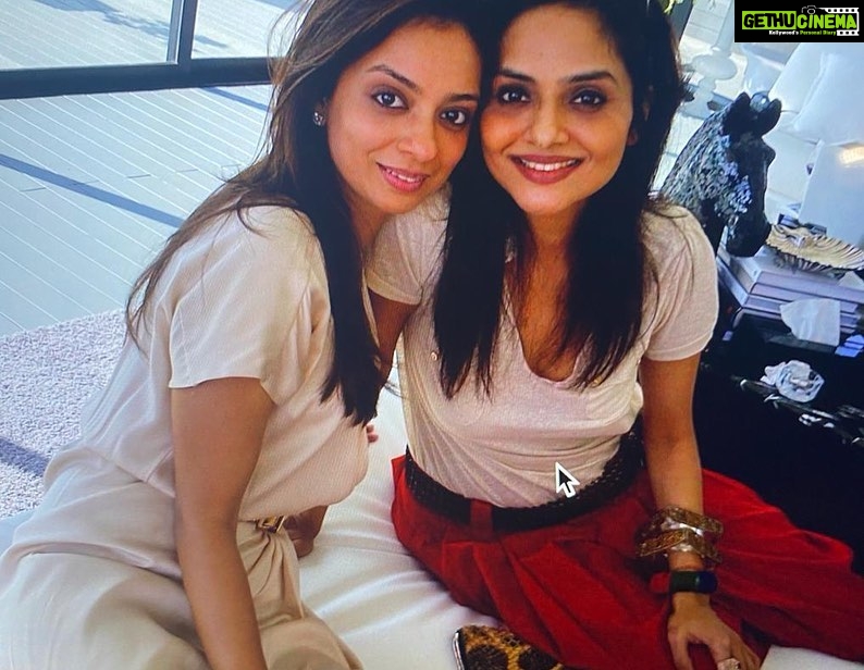 Madhoo Instagram - @rupal_mafatlal happy happy birthday darling 💜💜💜💜💜❤️💜