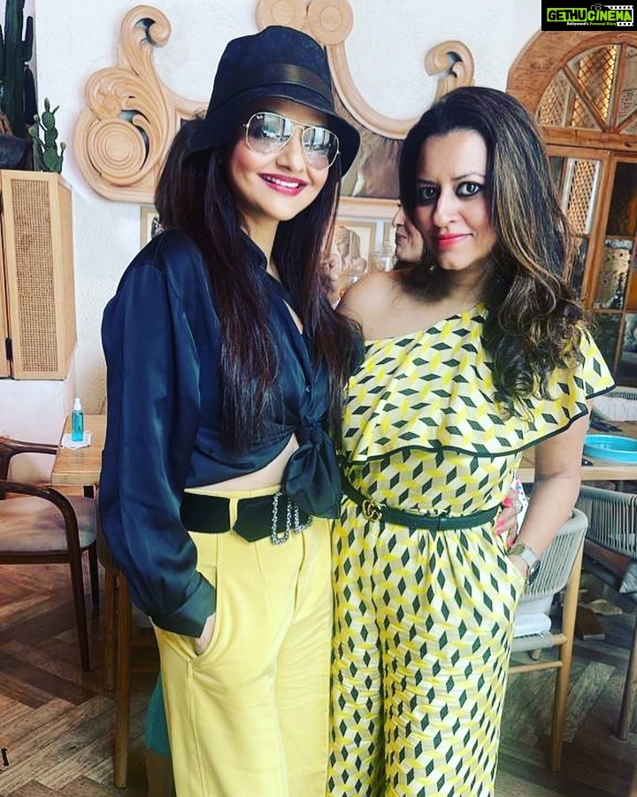 Madhoo Instagram - @gayatrikhannasabharwal we are the #kaalipeeli style diariesππ€ππ€ππ€ππ€ππππ