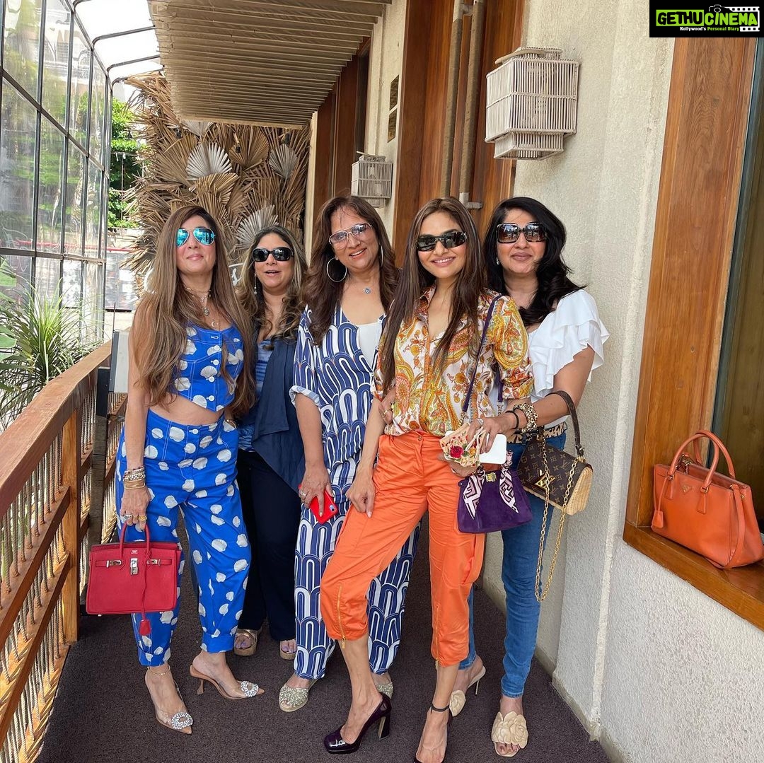 Madhoo Instagram - #ladiesofleisure #summervibes girls girls girls ❤️💜❤️❤️❤️❤️ Bastian worli