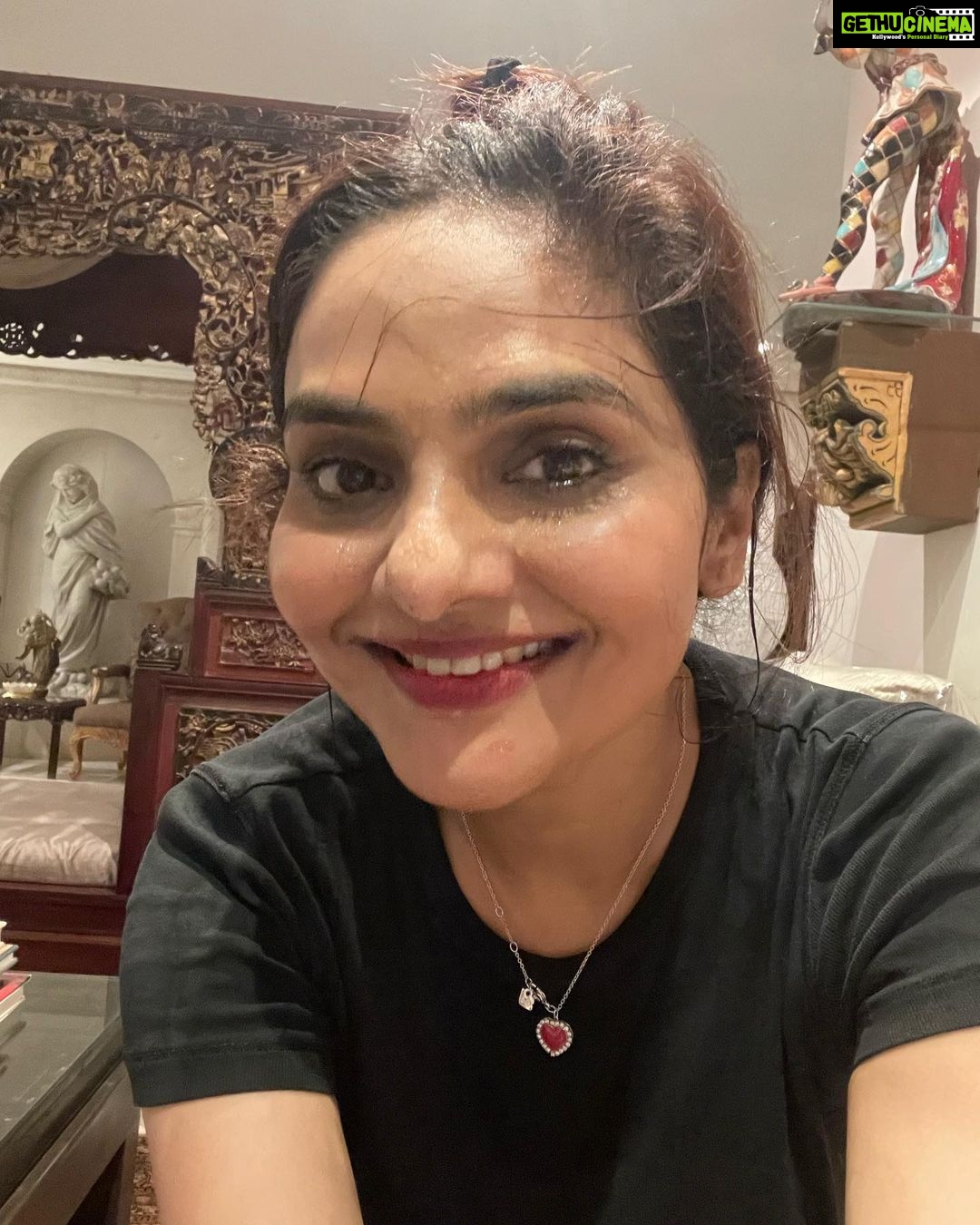 Madhoo Instagram - #glow after good eve workout 💜💜💜💜 and a #selfie