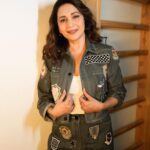 Madhuri Dixit Instagram – It’s a denim day. Denim or Dayuumm 😍

#Sunday #SundayMood #Denim #DenimOnDenim