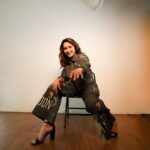 Madhuri Dixit Instagram – It’s a denim day. Denim or Dayuumm 😍

#Sunday #SundayMood #Denim #DenimOnDenim