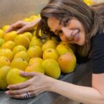 Madhuri Dixit Instagram - #TuHaiMera 😍 Can’t believe mango season is nearly done. Agle saal ka intezar rahega 🥹 #Mango #MangoSeason #Aam #Wednesday #WednesdayVibe