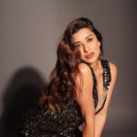 Madhuurima Instagram - #unfiltered #unedited Photographer- @sid.is.art Photographer’s assistant- @manali_Jain @neha__davda Stylist- @styledby_niral Stylist’s assistant- @riyaa.sharma.775 @fernandes_sams_6 MuHA- @shadows_and_shades_by_namrata Wearnig- @majesticbyjapnah Accessories- @blingthingstore