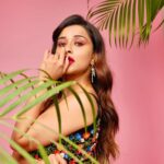 Madhuurima Instagram – Future is green baby 😍 

#green #pink #babe