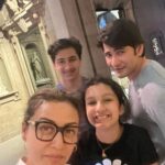 Mahesh Babu Instagram - In the here and now! Making memories.. one day at a time! ❤️❤️❤️ #MyTribe Milan, Italy