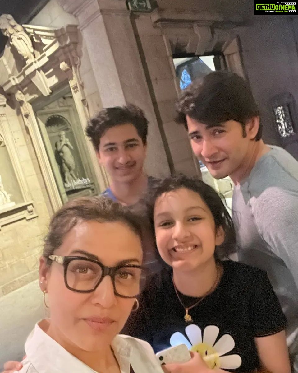 Mahesh Babu Instagram - In the here and now! Making memories.. one day at a time! ❤️❤️❤️ #MyTribe Milan, Italy