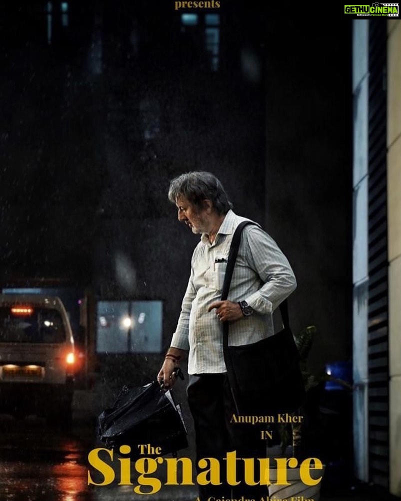 Mahima Chaudhry Instagram - FIRST LOOK POSTER: 😄Happy to share that we have wrapped the shooting of our movie #TheSignature directed by national award winning director @gajendraahire_goda @anupampkher @annukapoor #NeenaKulkarni @ranvirshorey