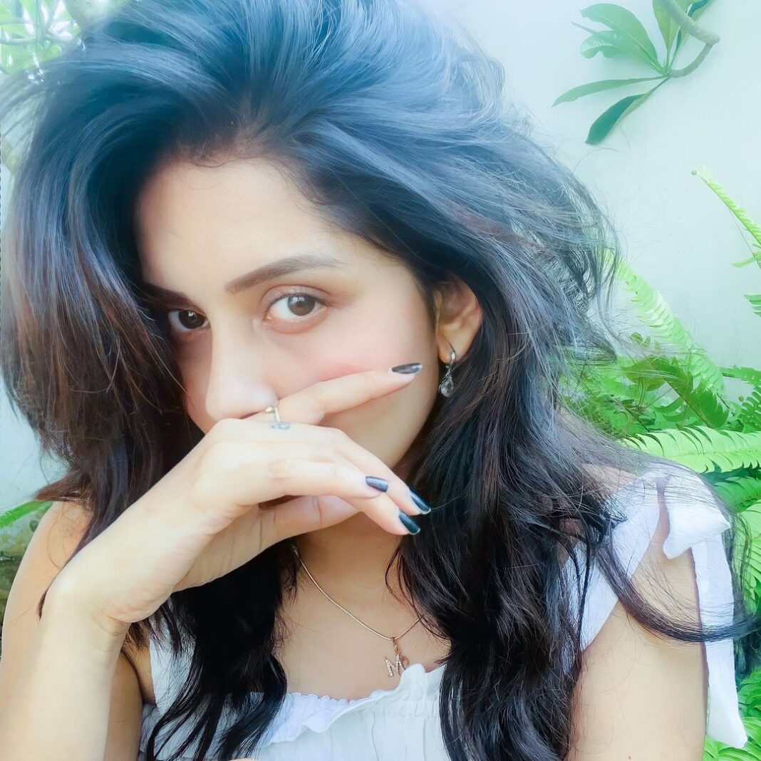 Mahima Nambiar Instagram - Good morning ☀️ #morningvibes #nature #green #lovelife #goodmorning #goodweather #naturegirl Tamarind Hill Galle