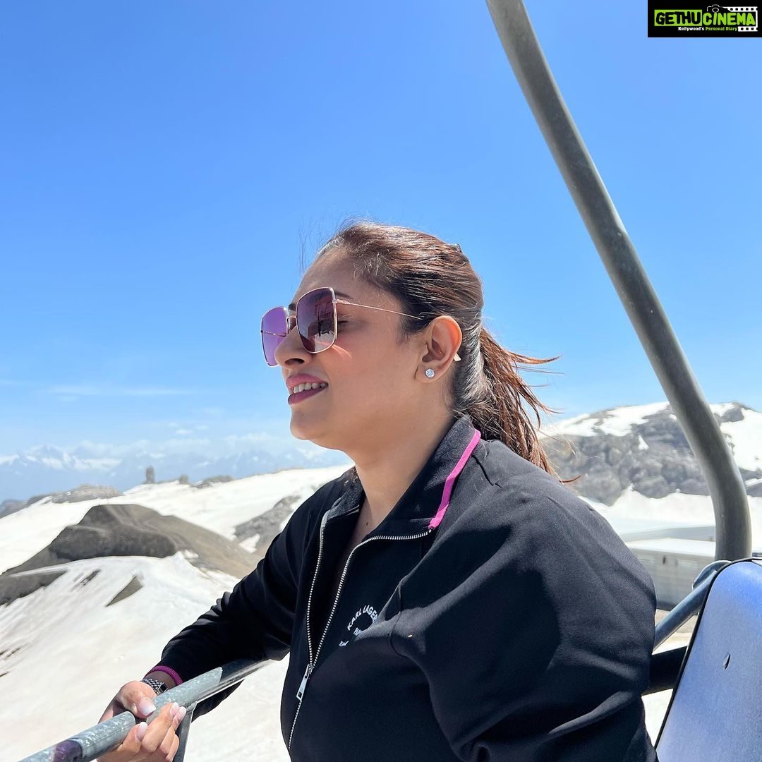 Malavika Instagram - Wherever you are, Be all thereš„° Glacier 3000