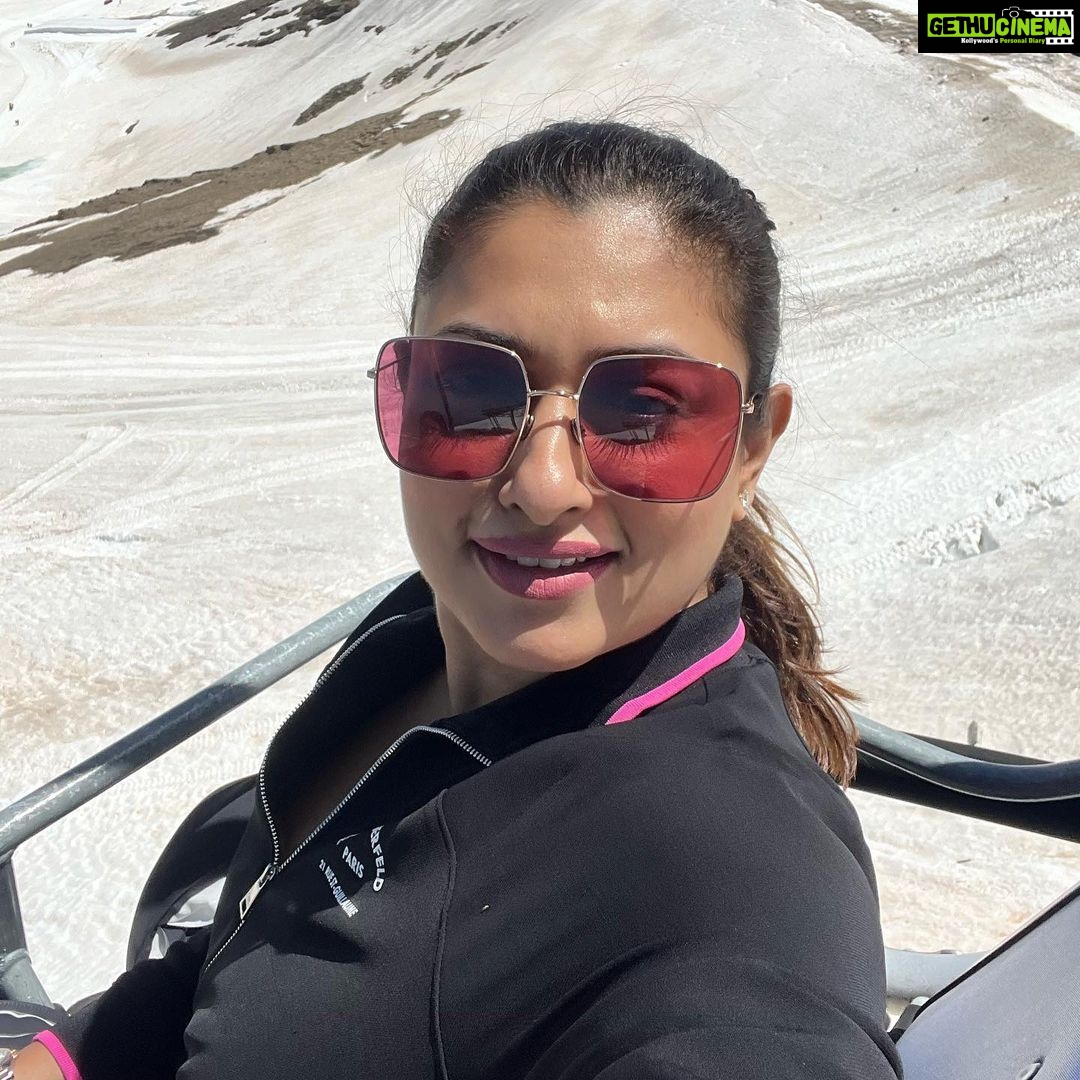 Malavika Instagram - Wherever you are, Be all thereš„° Glacier 3000