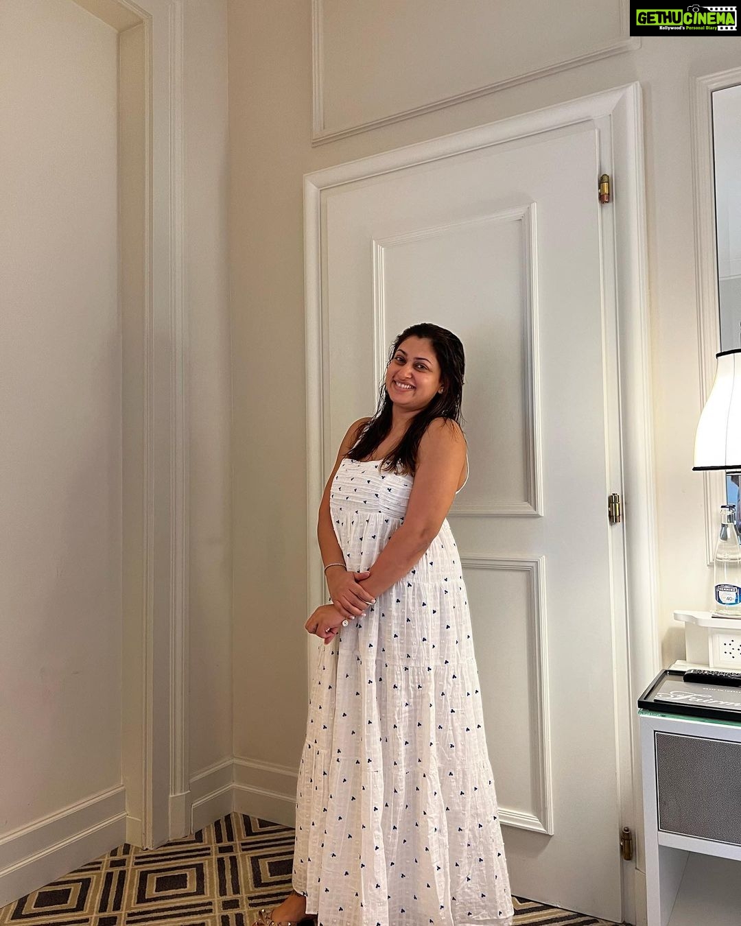 Malavika Instagram - "White has it allš¤" Fairmont Le Montreux Palace