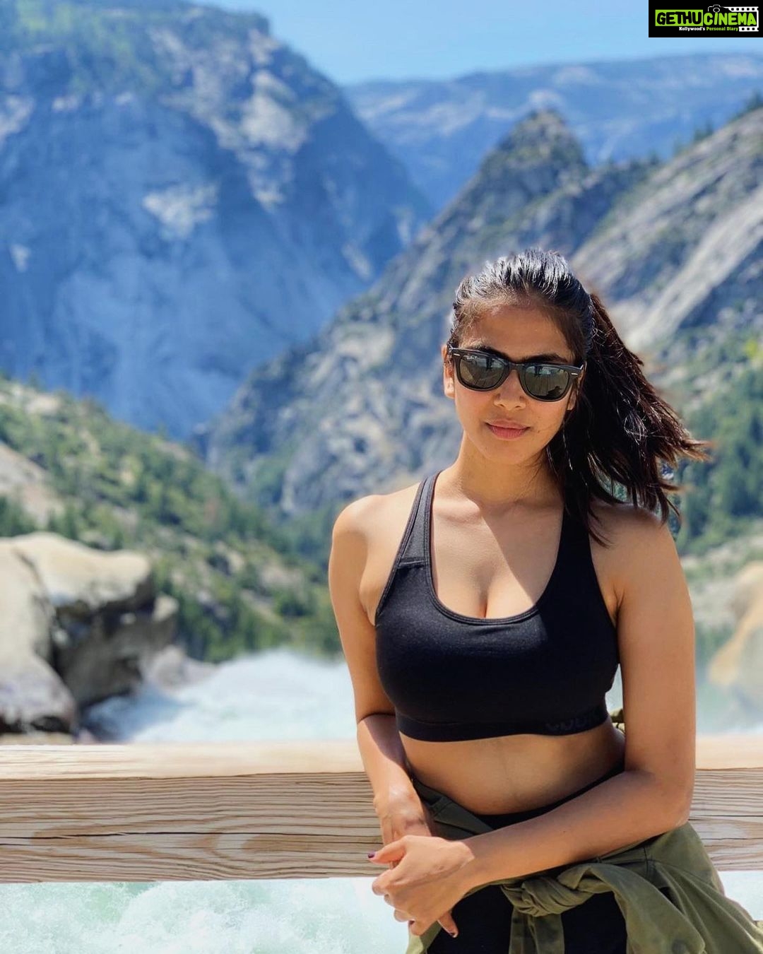 Malavika Mohanan Instagram - Spent an entire day doing the #MistTrail hike in Yosemite National Park๐, this gorgeous trail is scattered with breathtaking waterfalls, stunning view points, big old beautiful trees, cute squirrels ๐ฟ, and the gorgeous rainbow I got to see was the cherry on top ๐ Mist Trail, Yosemite National Park