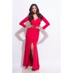 Malavika Mohanan Instagram - For @vogueindia beauty awards 🌹 . . Photographs•• @devsphotographyofficial Stylist•• @triparnam Wearing•• @biljanatipsarevic Earrings•• @misho_designs Makeup•• @makeupartistkarishmabajaj Hair•• @nishisingh_muah PR•• @theitembomb
