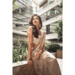 Malavika Mohanan Instagram - Summer sari lovin’ 🌸💕 . . 📸 @eshaangirri Styled by @jukalker Makeup @sadhnasingh1 Wearing @mishruofficial Earrings @akoyajewels