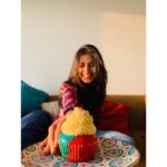 Malavika Mohanan Instagram - How mondays should ideally begin 🧁❣️
