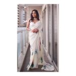 Malavika Mohanan Instagram - Always wanted to do the saree + pearls look 💕 thank you for being my 🧚🏻‍♀️ godmother @triparnam. Last night for #MaharashtraAchieversAwards Saree @raw_mango Styled by @triparnam Choker @azotiique Makeup @miroirbyvatsalabhagat Hair @nishaa.guptaa 📷 @harshjanii @ravii_dixit Superman & lifeline @theitembomb