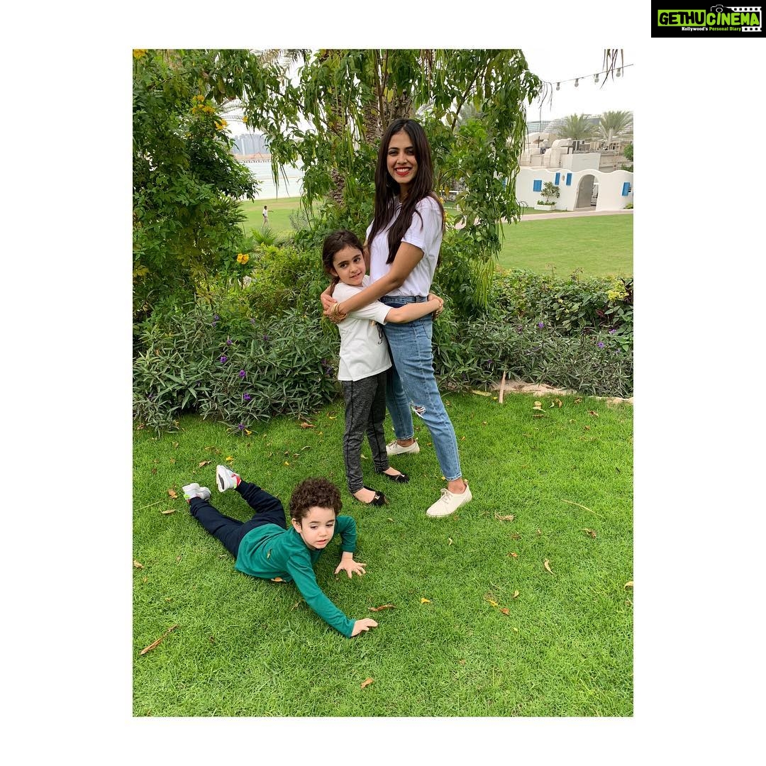Malavika Mohanan Instagram - Trials and tribulations of getting a toddler to pose 🐒 #suchacutie Dubai, United Arab Emirates