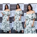 Malavika Mohanan Instagram - 🍃 . . Wearing @punitbalanaofficial Styled by @triparnam @theitembomb Makeup @makeupbymehz Hair @mayurinalli_h_mua