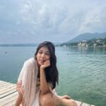 Malavika Mohanan Instagram – Put me in the midst of nature and I’m the happiest 🤍🌊🤍

Also first picture or last picture? 😋 Hotel BellaRiva – Gardone Riviera