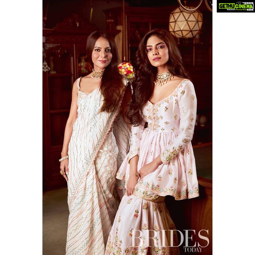 Malavika Mohanan Instagram - With @tamannapunjabikapoor for @bridestodayin ✨#bridalmusings . . 📸 @vijitgupta HMU @mehakoberoi @theitembomb @dipublicrelations