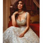 Malavika Mohanan Instagram - @bridestodayin ✨ . . 📸 @vijitgupta HMU @mehakoberoi Designer @tamannapunjabikapoor @theitembomb @dipublicrelations
