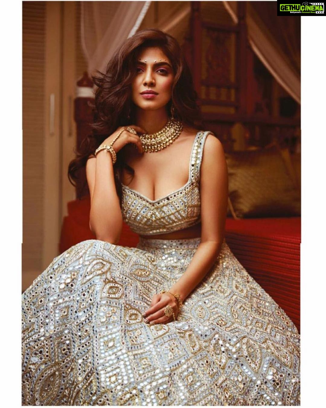 Malavika Mohanan Instagram - @bridestodayin ✨ . . 📸 @vijitgupta HMU @mehakoberoi Designer @tamannapunjabikapoor @theitembomb @dipublicrelations