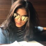 Malavika Mohanan Instagram - Taking more time deciding what to eat than to make important life decisions 👀 #foodisimportant #nomnom #priorities 📸 @srindaa