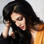 Malavika Mohanan Instagram - 💛💋 . . 📸 @vijitgupta Styled by @krsna_m_ Makeup @sonamdoesmakeup Hair Justine @theitembomb