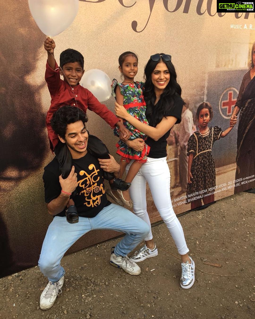 Malavika Mohanan Instagram - At the audio launch of #beyondtheclouds! 💕👫🎈🎊#eychhotemotorchala @arrahman @ishaan95 @btcthefilm @namahpictures @zeestudiosofficial