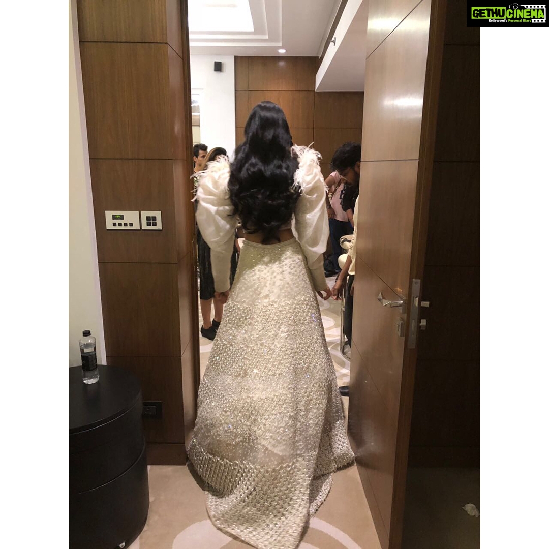 Malavika Mohanan Instagram - @falgunishanepeacockindia ♥️ @mehakoberoi thank you for the amazing hair and makeup ♥️