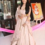Malavika Mohanan Instagram - Wore this gorgeous @jade_bymk lehenga in blush pink and had a very difficult time taking it off coz soprettyyyyyy! Thank you, Jade! And thanks @theitembomb 😘 #lehengalove Courtyard by Marriott Gurugram Downtown