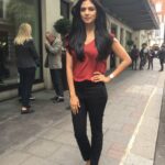 Malavika Mohanan Instagram – Doing interviews, promotions and mainly goofing around with @ishaan95 because why not 
#beyondtheclouds #worldpremiere #tonight #londonfilmfestival The May Fair, A Radisson Collection Hotel