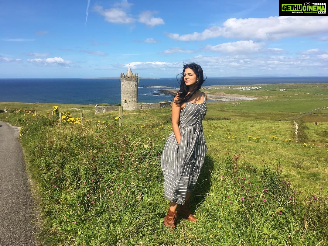Malavika Mohanan Instagram - Thank you for this lovely dress @vajor ! Got the perfect, sunny, breezy day in Ireland to wear it! ♥️☀️⛰ Doolin