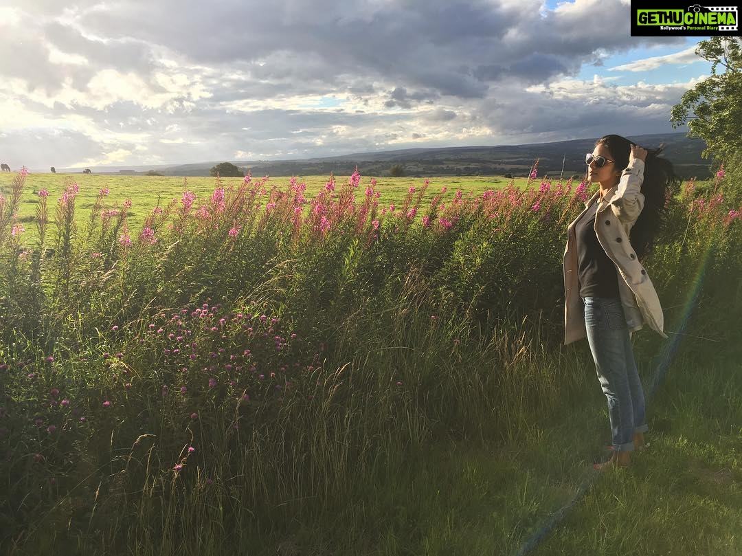 Malavika Mohanan Instagram - Bringing in the birthday like.. #england #scotland #roadtrip #bestfriend #countryside Hamsterley Forest