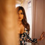 Malavika Mohanan Instagram - I see you 🤍 📸 @bharat_rawail Style @sheefajgilani Makeup @makeupbyanighajain Hair @mamtakadam1 PR @theitembomb