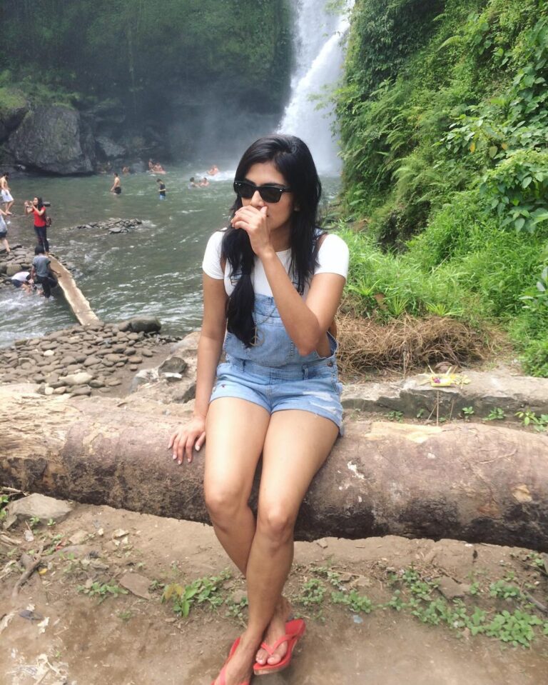 Malavika Mohanan Instagram - Waterfall hopping 🌈 Tegenungan Waterfall