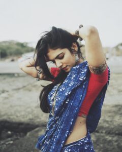 Malavika Mohanan Instagram - New post is up on the blog finallyyyyyy! Check it out 😁 Link in bio