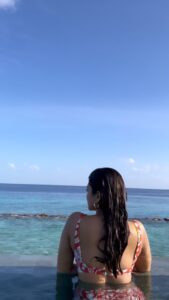 Malavika Mohanan Instagram - Falling in love with you 🤍🌊 @ncstravels @jwmmaldives #JWMarriottMaldives JW Marriott Maldives Resort & Spa