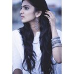 Malavika Mohanan Instagram – #details @amrapalijewels earrings ❤️
