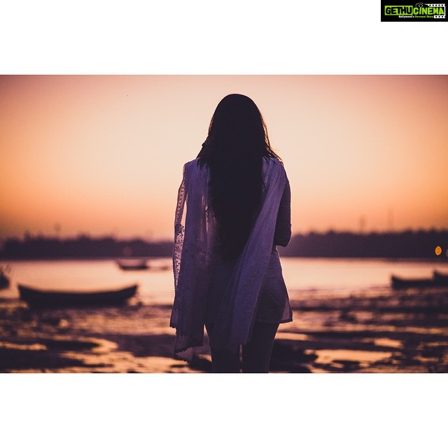 Malavika Mohanan Instagram - Versova sunsets. Clicked by @abhitakesphotos