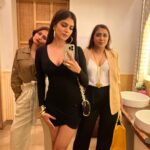 Malavika Mohanan Instagram - If you went out for a girls’ night out and didn’t do a bathroom photo session then did you go for a girls’ night at all? 🤔 👯‍♀️ With my favourite partners-in-crime @nittigoenka @tanur.s 🥂 ♥️