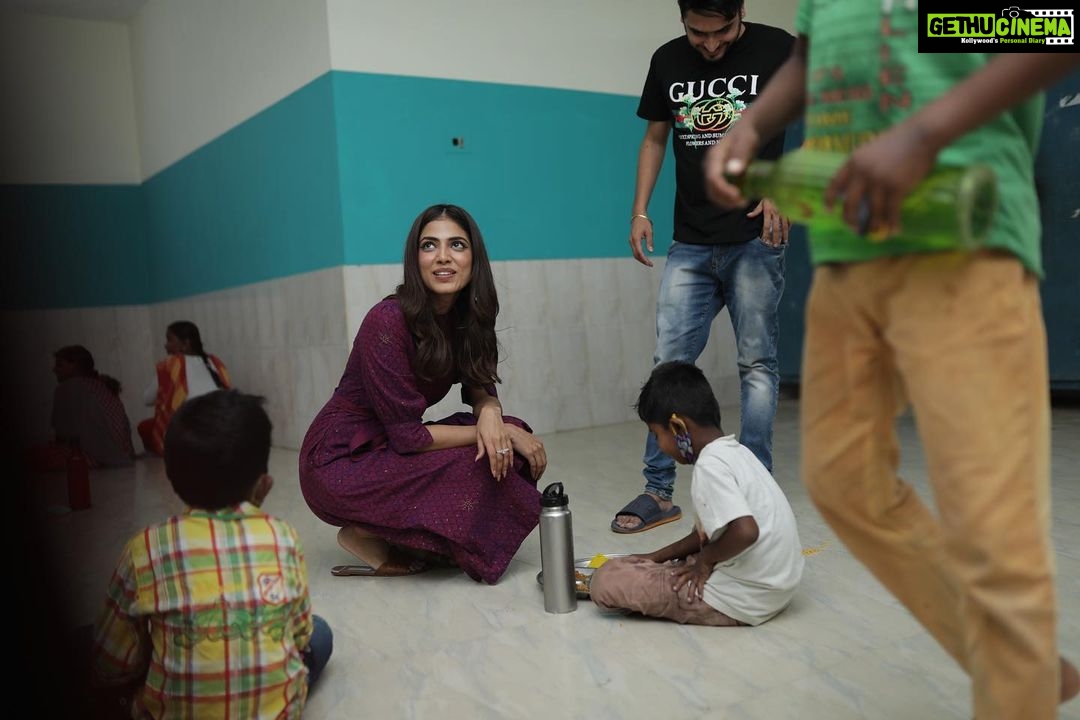 Malavika Mohanan Instagram - Women’s Day well spent! 🥰 Thought I’d share my time and my favourite food with a bunch of these little people today♥️ We cut cake, ate biriyani, they made me recite a couple of my dialogues from ‘Master’ & asked me to visit them every time I come to Chennai ☺️