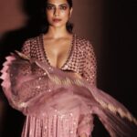 Malavika Mohanan Instagram – Put me in pink to make me feel pretty 🥰

Photographs @vaishnavpraveen 
Style @pranita.abhi 
Outfit @vvanivats 
Hair @arvindkumar_hair 
Makeup @makeupbyanighajain 
Public Relations @theitembomb
Jewelry @anayah_jewellery