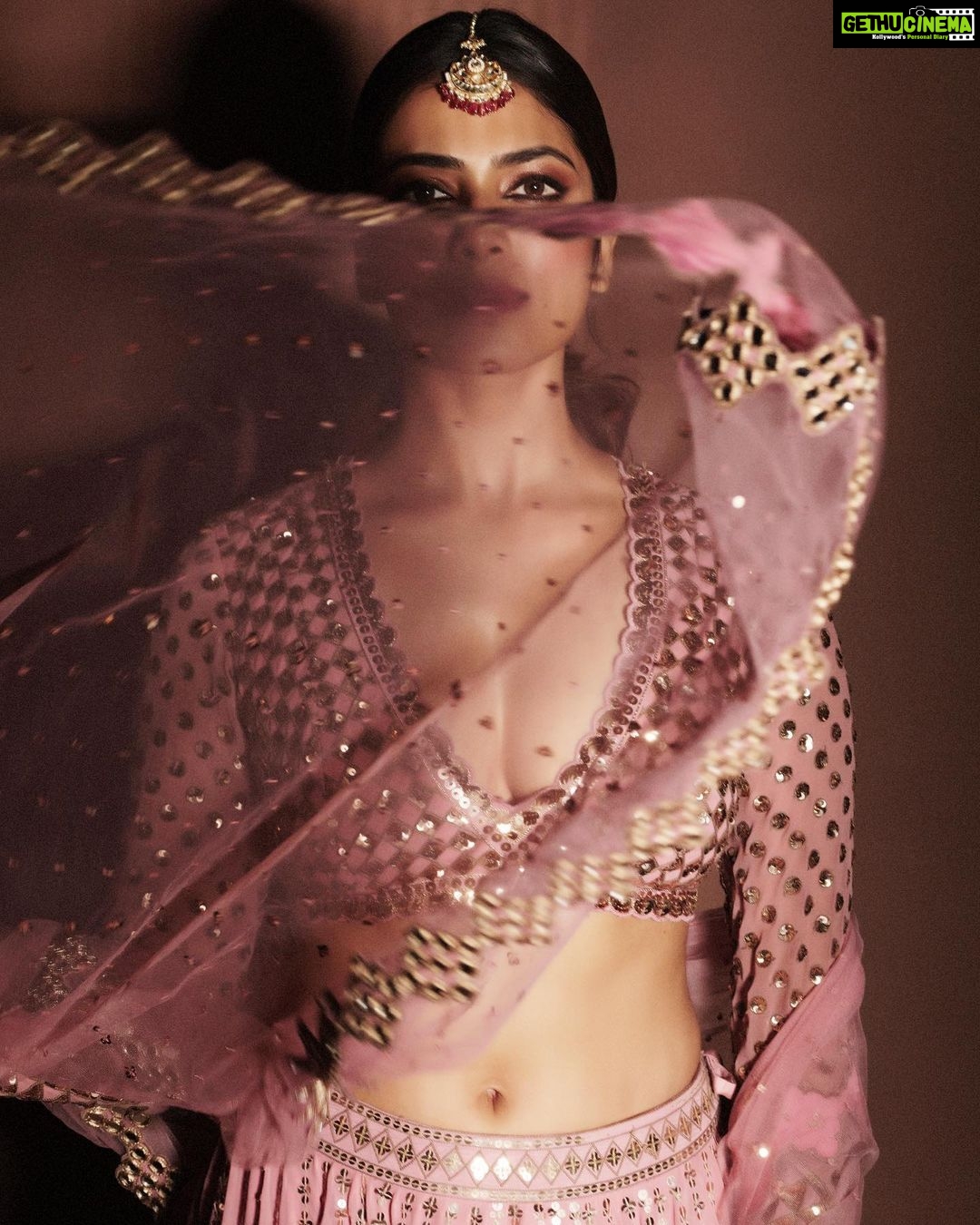 Malavika Mohanan Instagram - Put me in pink to make me feel pretty 🥰 Photographs @vaishnavpraveen Style @pranita.abhi Outfit @vvanivats Hair @arvindkumar_hair Makeup @makeupbyanighajain Public Relations @theitembomb Jewelry @anayah_jewellery