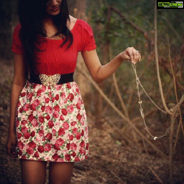 Malavika Mohanan Instagram - First outfit post for the blog. Shot at national park with syddharth. Feels like yesterday. :)