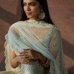 Malavika Mohanan Instagram – 🤍✨

@ritikamirchandani 
📸 @vaishnavpraveen 
Style @pranita.abhi 
PR @theitembomb 
Makeup @makeupbyanighajain 
Hair @arvindkumar_hair 
Jewelry @curiocottagejewelry