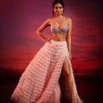 Malavika Mohanan Instagram – 🌸

@shehlaakhan 
Photographer: @rahuljhangiani 
Stylist: @sheefajgilani
Jewellery Courtesy: @rarejewels.arankalegacy
Hair: @souravroy_1999 
Makeup: @makeupbyriddhima